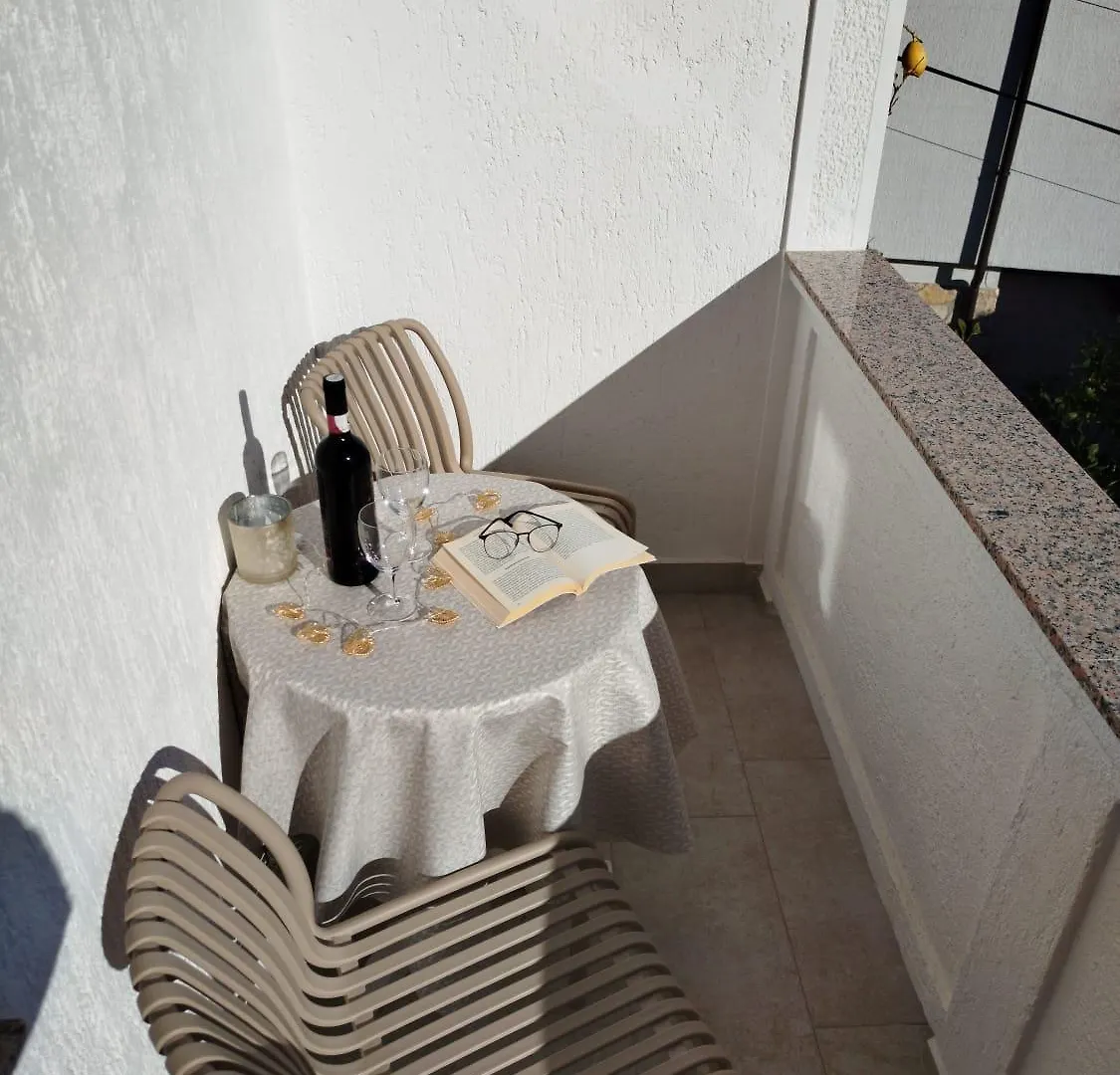 Anna Maris Apartment Rab Town