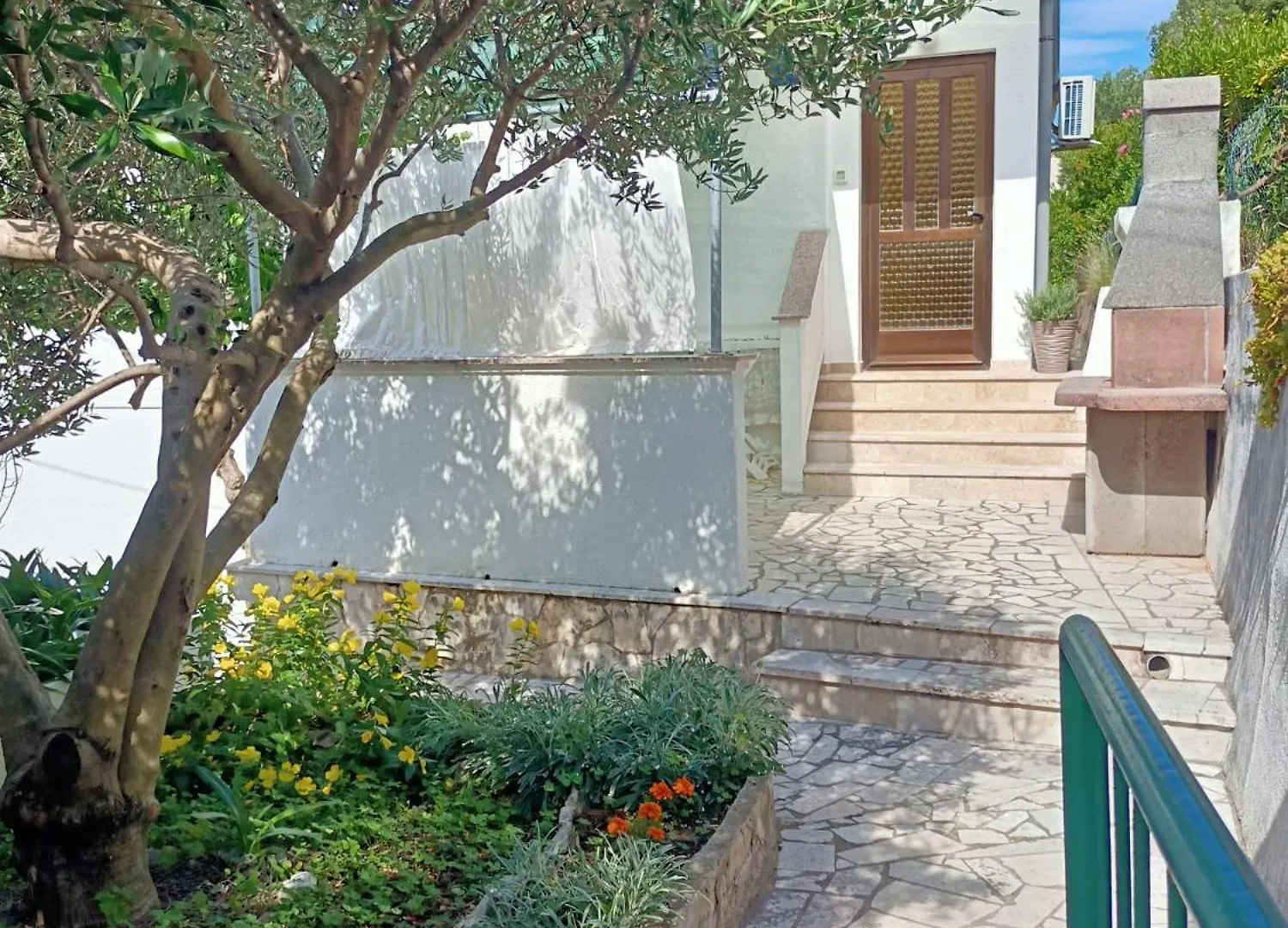 Anna Maris Apartment Rab Town Croatia